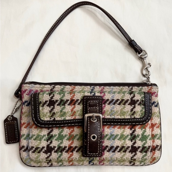 Almost brand new 100% wool Coach bag - Picture 4 of 9